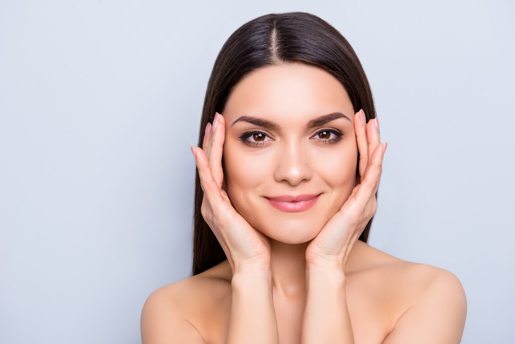 Firm Facial: Deze huidverstevigende peeling is de ideale behandeling voor het aanpakken van diepere huidproblemen en helpt bij structuurverbetering van de huid. Vraag het jouw huidtherapeut!